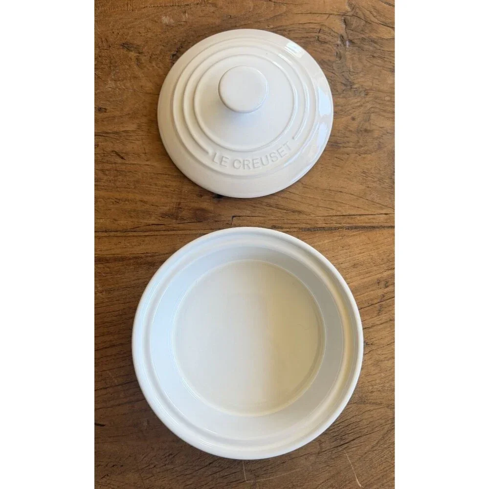 Le Creuset Stoneware Camembert Cheese Baker w/ Lid Meringue 20oz 580 ml NEW NIB